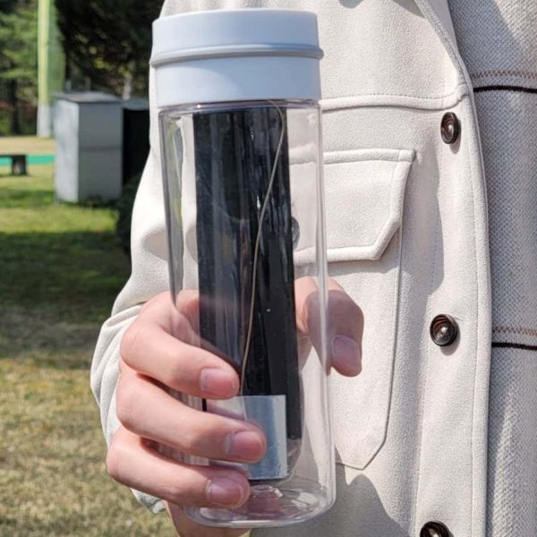 Water purifier is powered by static electricity from your body
