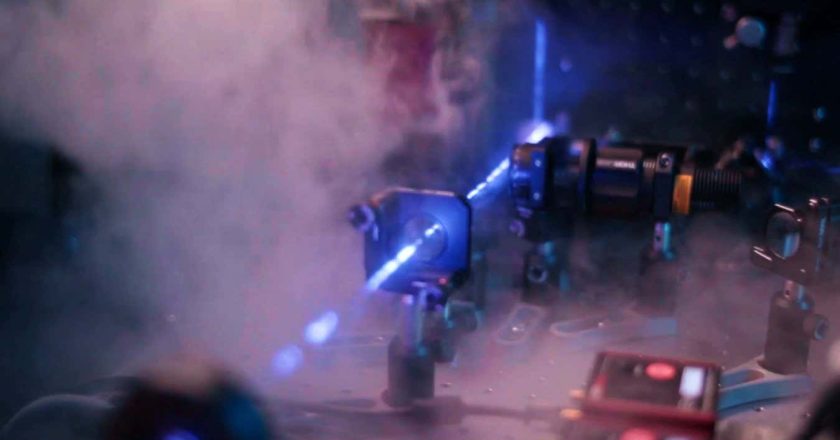 Liquid crystals could improve quantum communication devices