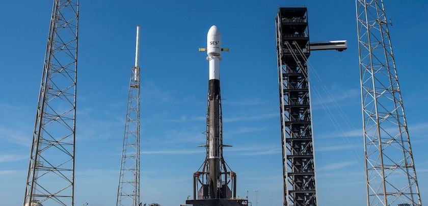 SpaceX scrubs O3b mPOWER satellites launch, targets backup window on Tuesday – Spaceflight Now