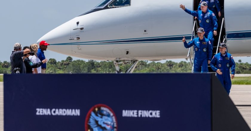 Crew-11 astronauts, cosmonaut arrive in Florida ahead of launch to the space station – Spaceflight Now