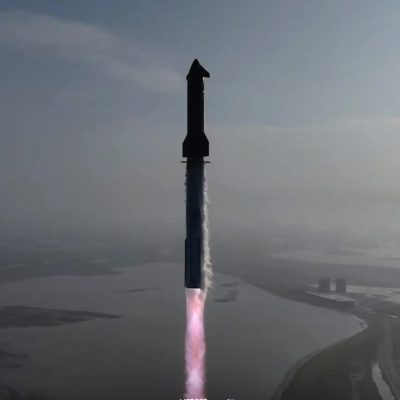 Starship breaks up on reentry after loss of attitude control