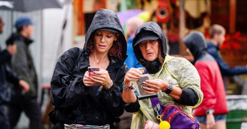 Why are weather forecasting apps so terrible?